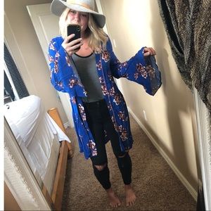 Floral bell sleeved kimono